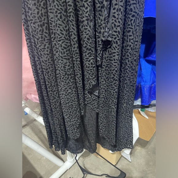 Black dress - Picture 4 of 6